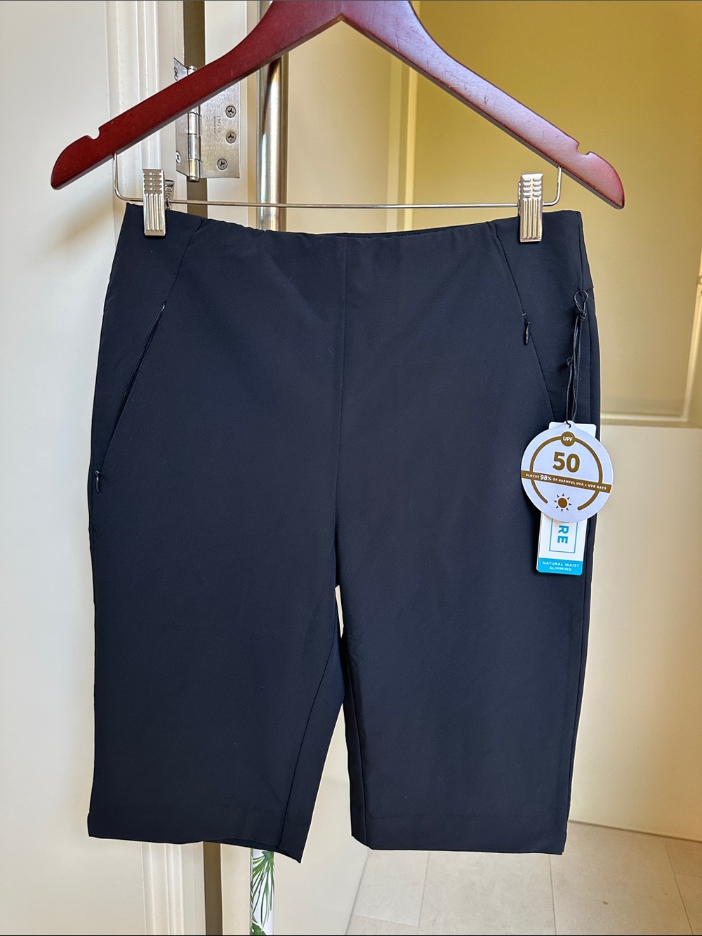 NWT Tail Golf Shorts Size 2 Black